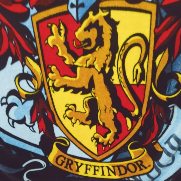 Harry Potter Gryffindor House Crest Fleece Throw Blanket 40"x50" Lions Roar 2013 - Picture 3 of 4
